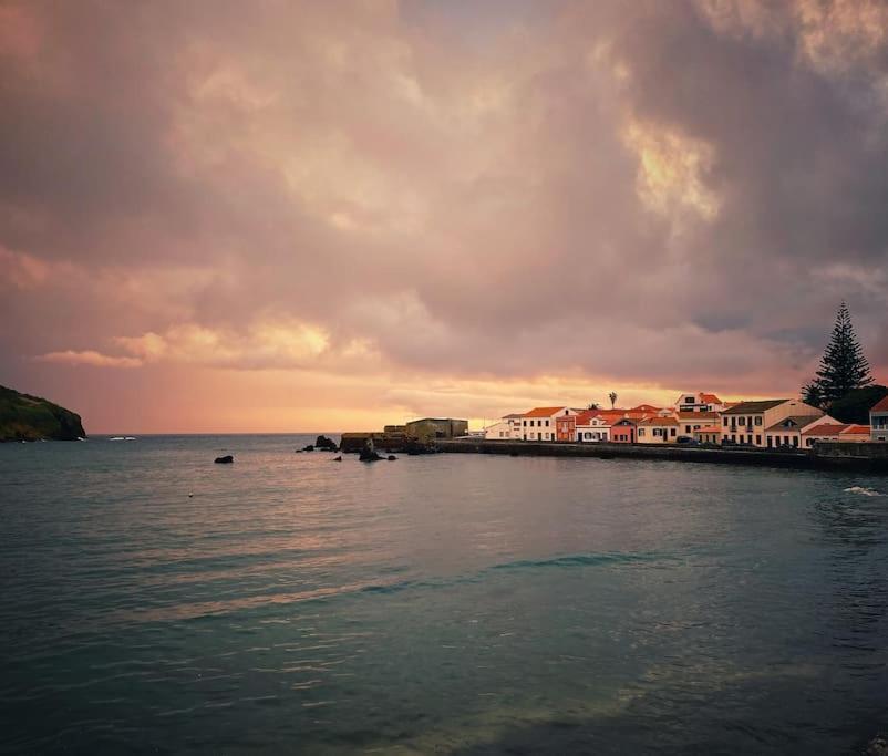 Relaxing House By The Beach - Casa Rosa Horta  Bagian luar foto